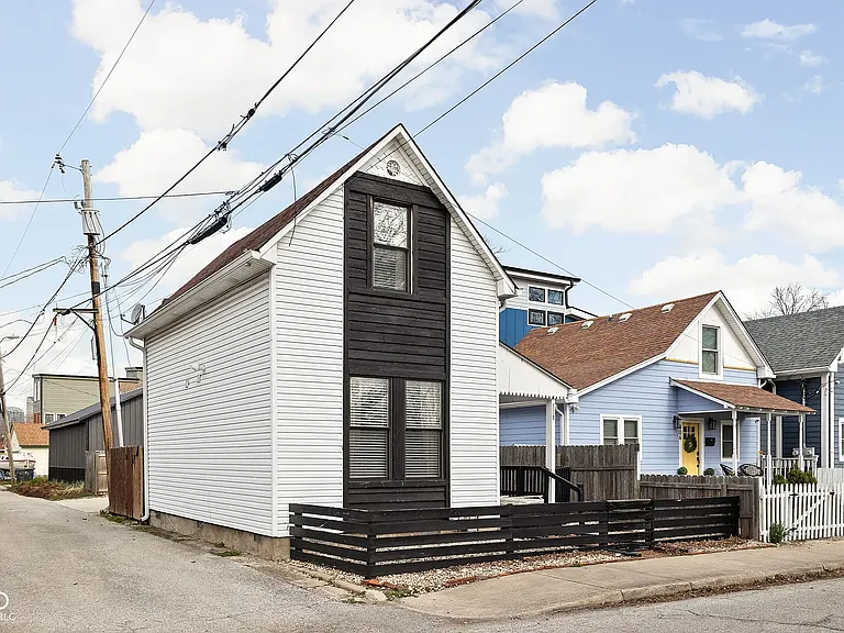 810 Grove St — Photo 3