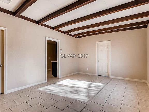 4th image of 2133 Wengert Ave
