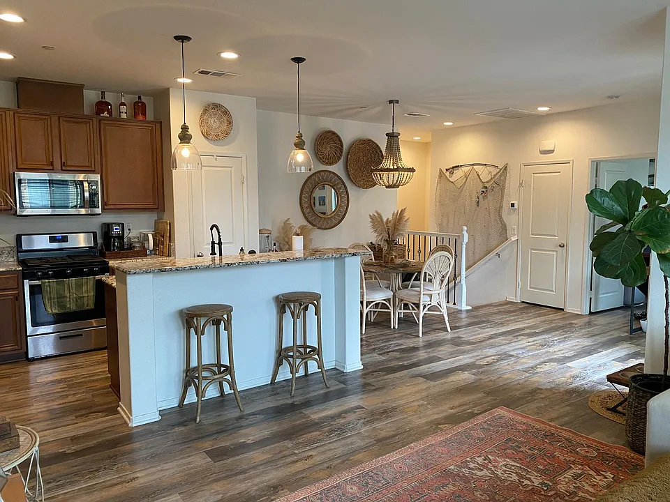 1704 Presidio Pl #1