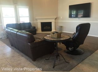 1915 N Cherry Ln, Clovis, CA 93619