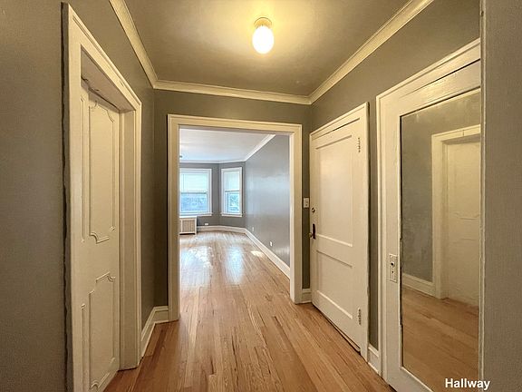 5th image of 8221 Knox Ave APT 1