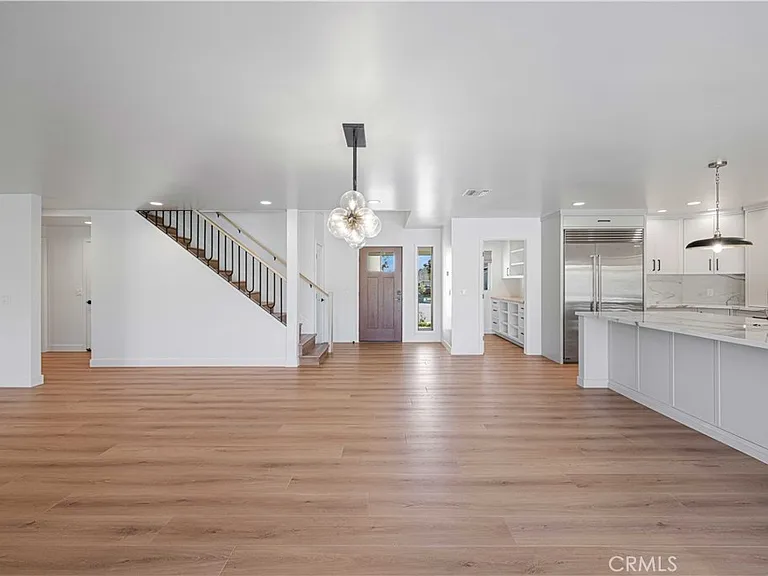 21 Longstreet — Photo 10