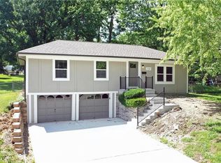 13328 Applewood Dr, Grandview, MO 64030