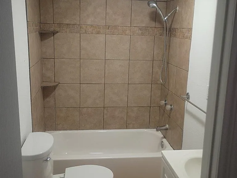 1604 Wilson St — Photo 14