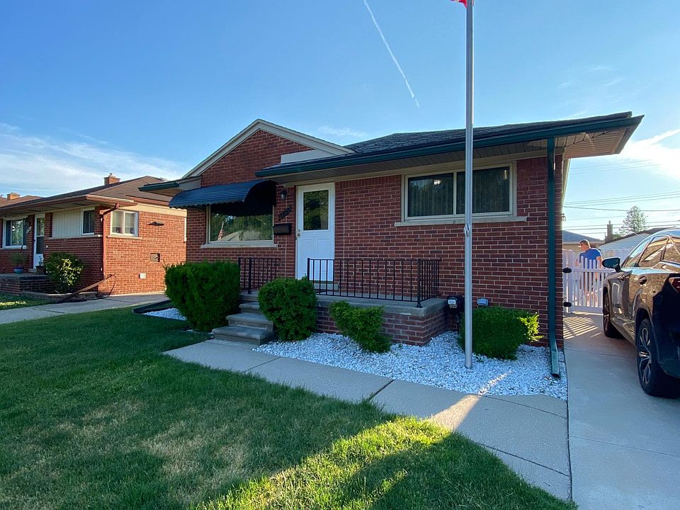 27337 Ursuline St, Saint Clair Shores, MI 48081 Zillow