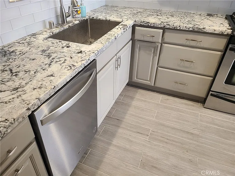 8465 Kington Way #15 — Photo 7
