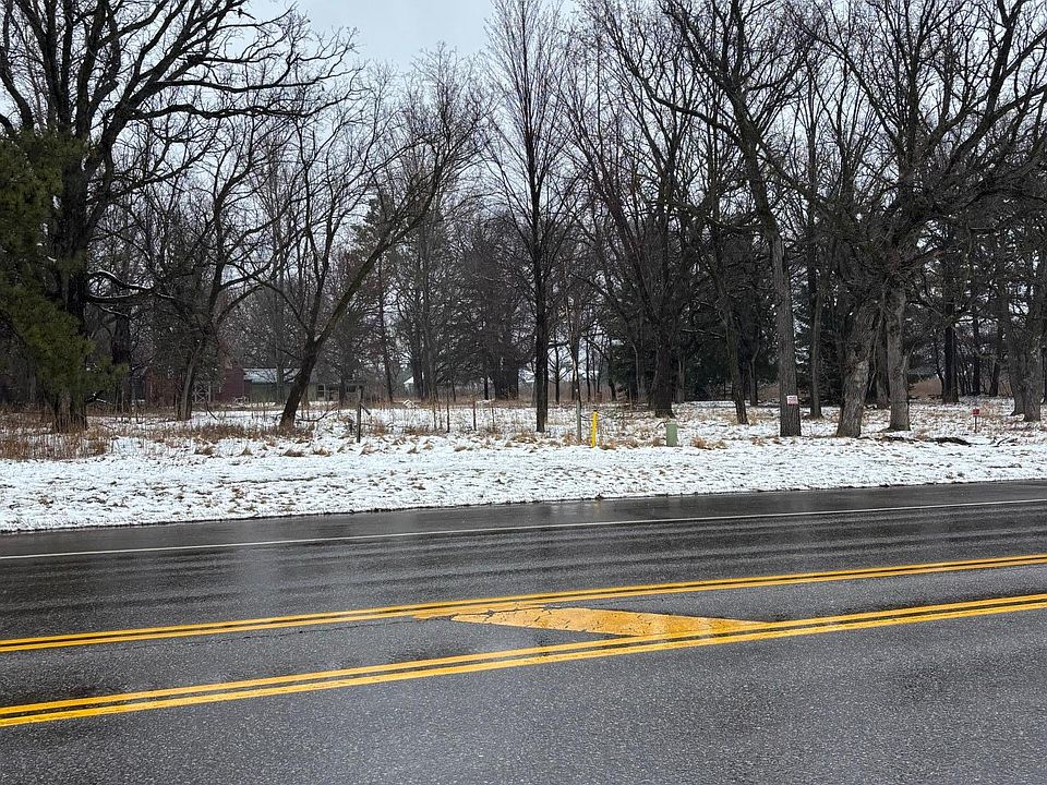 2nd image of 901 Bunker Lake Blvd NE