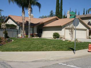 7594 Lochinvar Ct, Highland, CA 92346