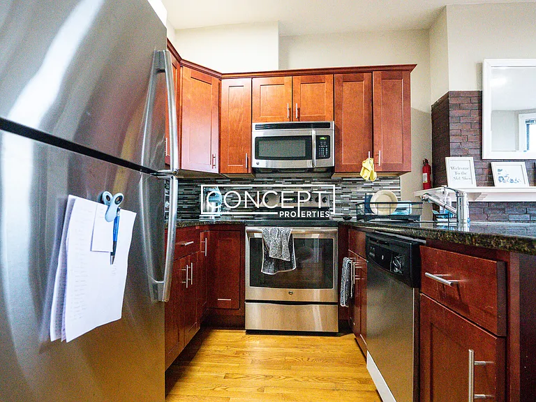 39 Bay State Rd #4R — Photo 8