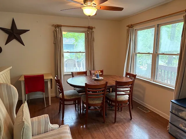 2 bed, 958 sqft, $1,300 — Photo 4