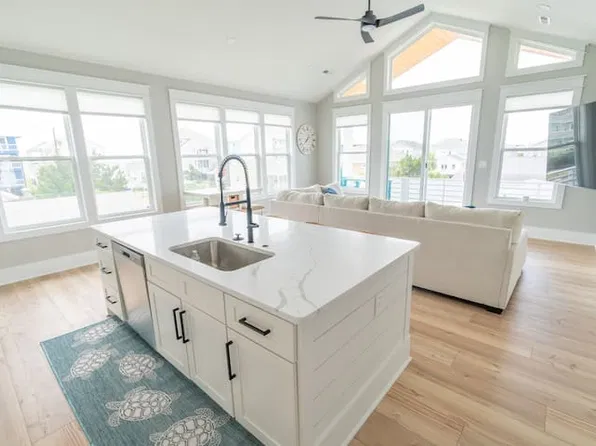 606 Canal Dr #B, Carolina Beach, NC 28428