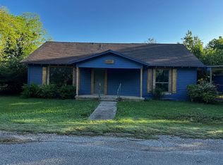 213 W South St, Bells, TX 75414
