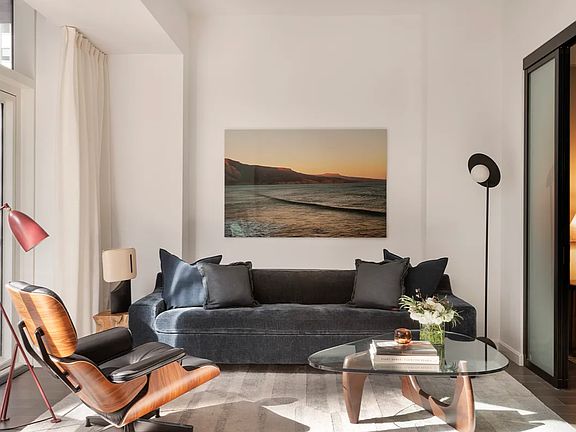 3rd image of 19 Park Pl APT 4A