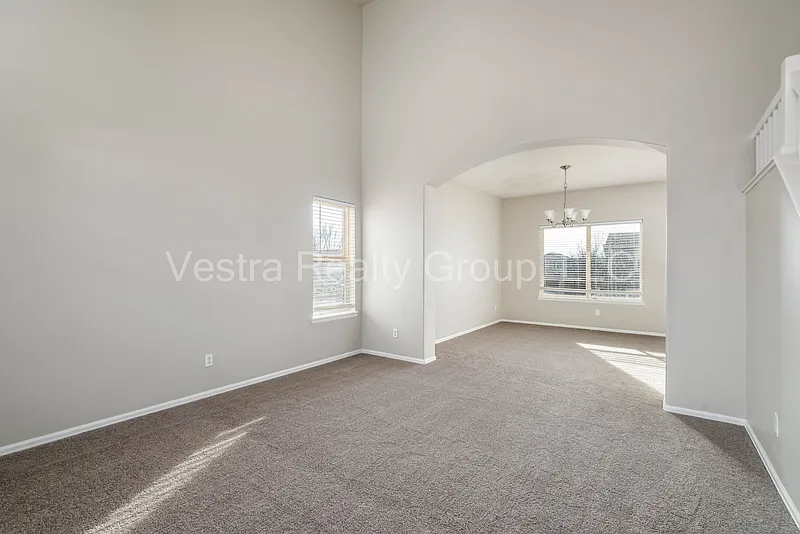 4 bed, 2.5 bath, 2156 sqft, $2,995 — Photo 4