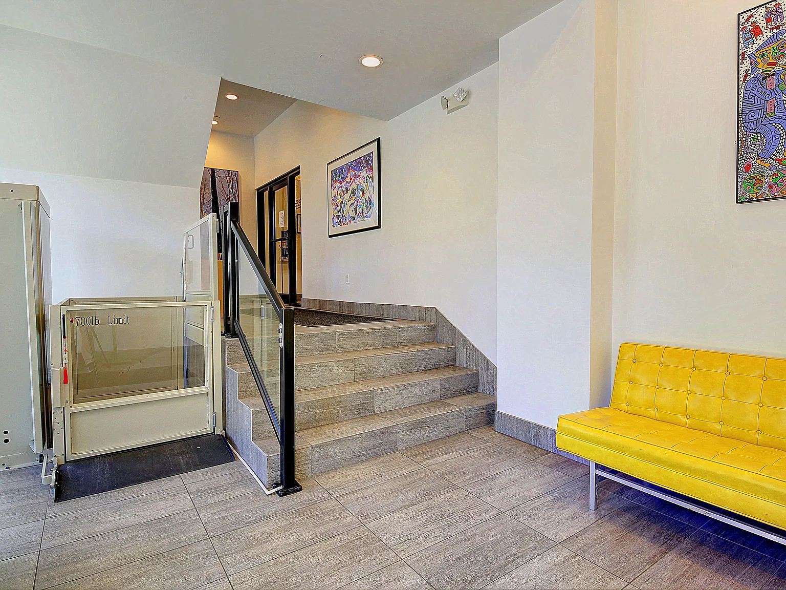 3 bed, 3.5 bath, 3125 sqft, $5,500 — Photo 4
