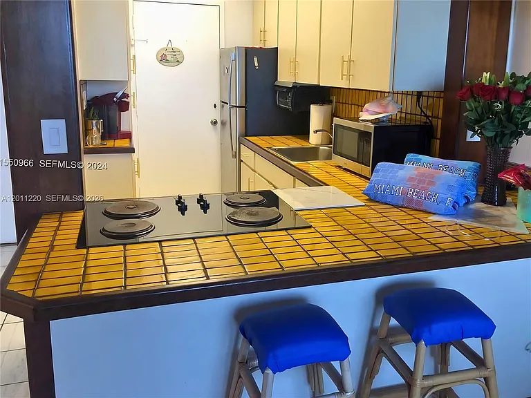2899 Collins Ave #905 — Photo 5