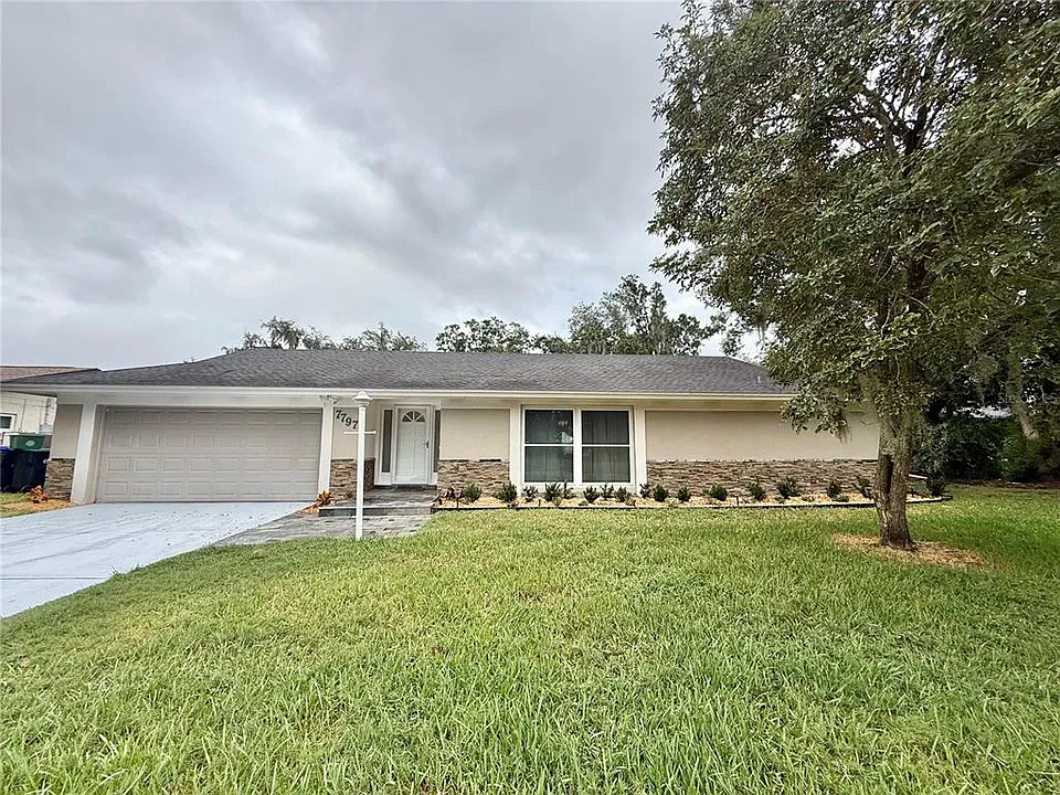 7797 Broken Arrow Trl