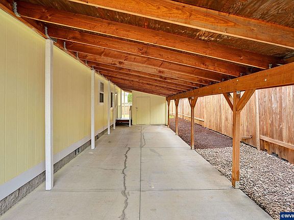 4th image of 1015 Oak St Unit 74
