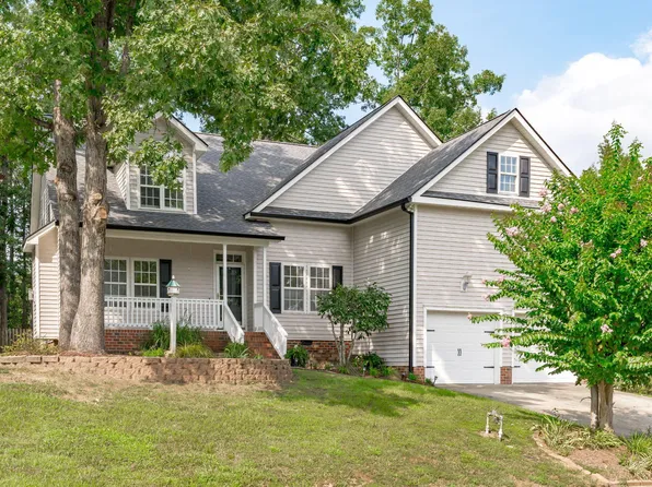 104 Maple Glen Ln, Holly Springs, NC 27540