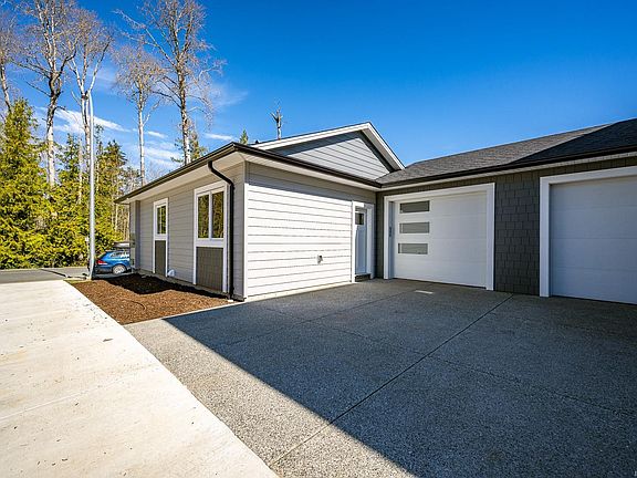3rd image of 2319 McDonald Rd #A