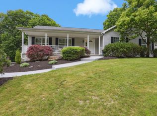8 Holly Bush Ln, Norwich, CT 06360