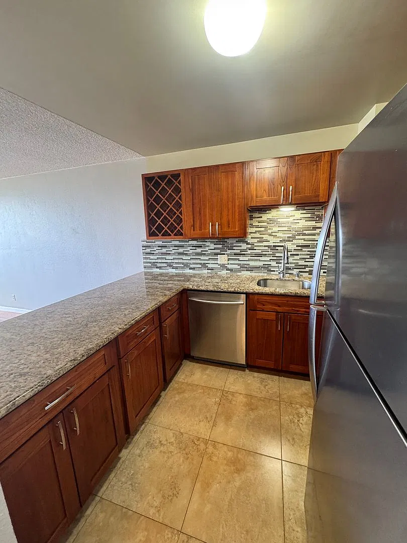 Updated 1 bed, 1 bath, 1 parking unit in Kukui Plaza Towers! — Photo 2