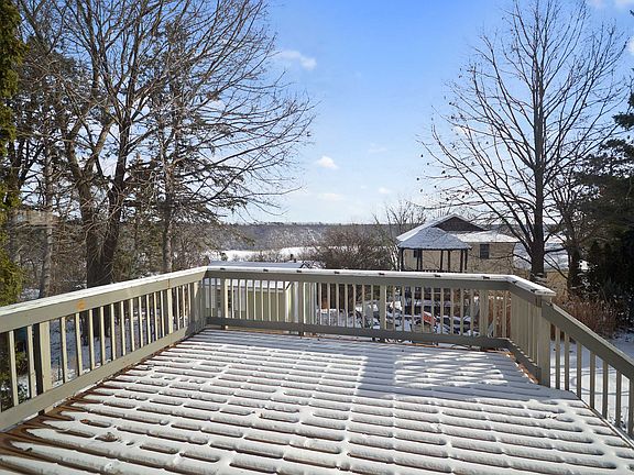 3rd image of 935 5th Ave S #935