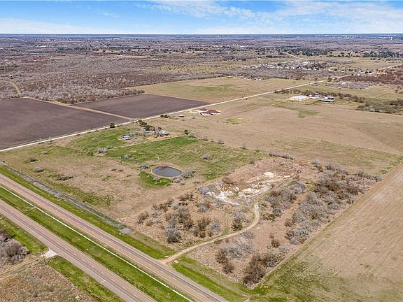 5th image of 803 Aloe Rd