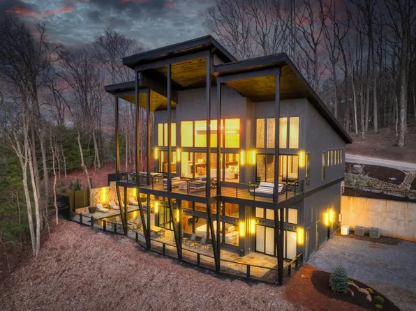 415 Green Ridge Rd, Blue Ridge, GA 30513