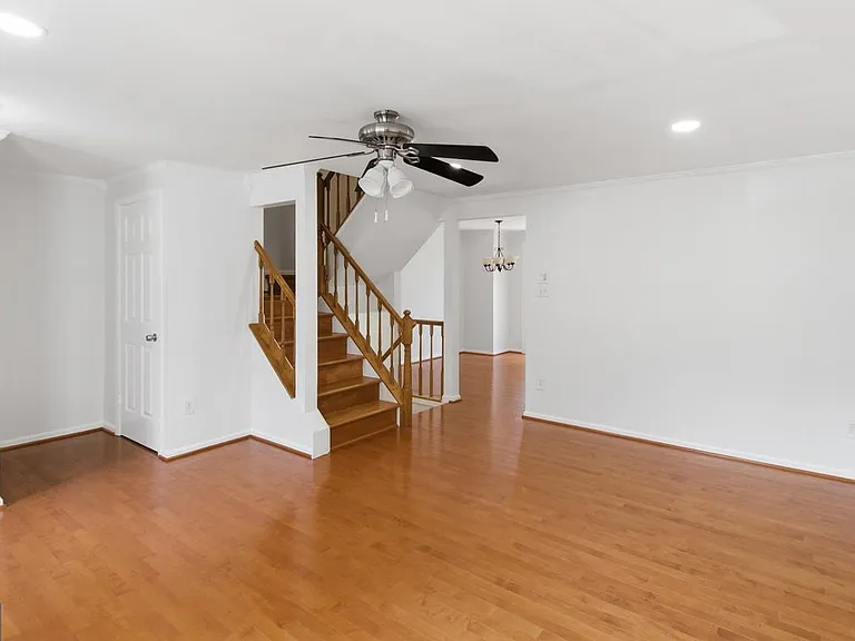 6606 Greenleigh Ln — Photo 5