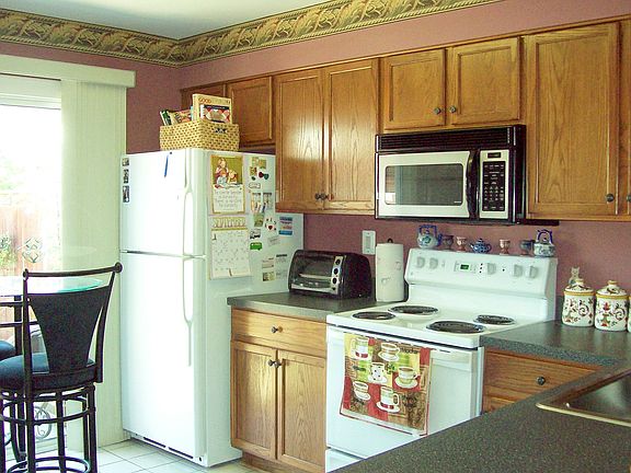 table space kitchen w blt in microwave