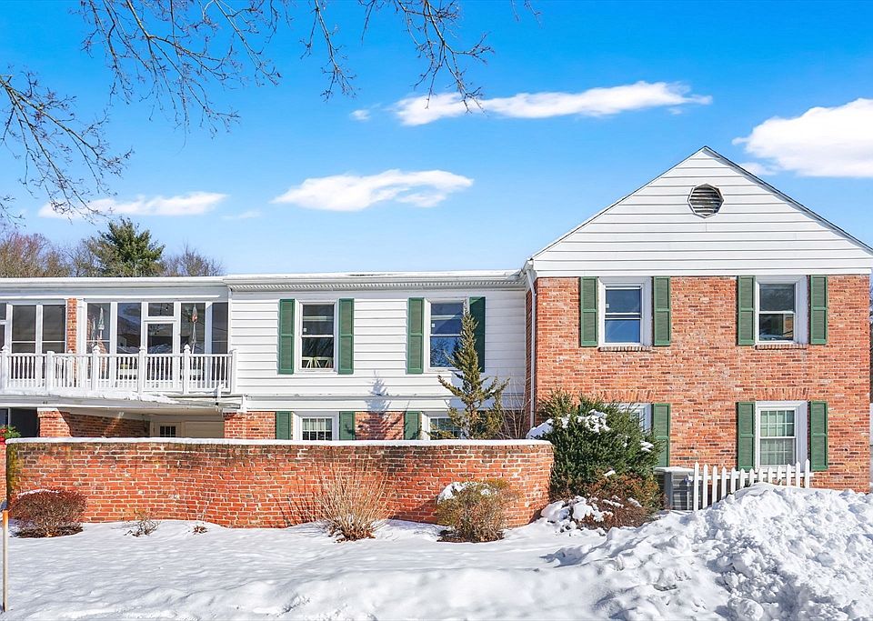 1st image of 40 Halifax Ct APT D