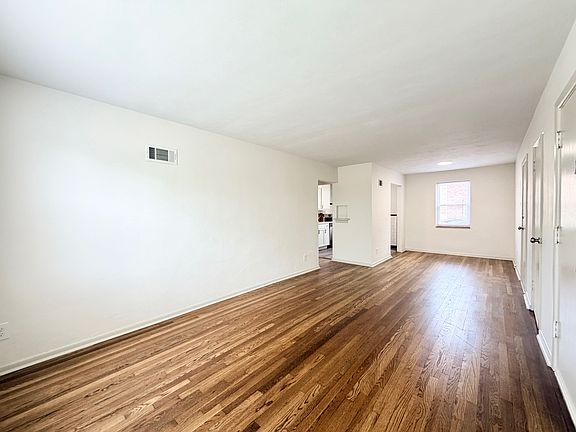 5th image of 7180 Jamieson Ave APT 1W