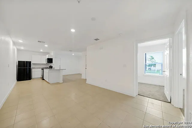 903 Canterbury #1104 — Photo 12