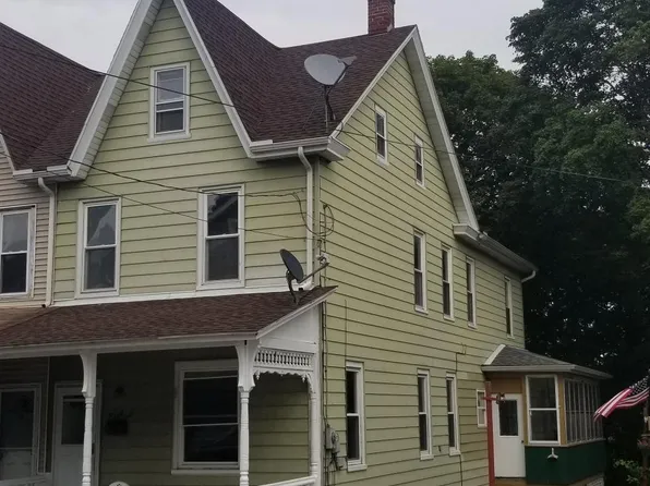 263 S 1st St, Lehighton, PA 18235