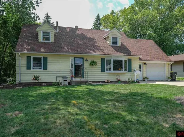607 Lakeview Ave, North Mankato, MN 56003