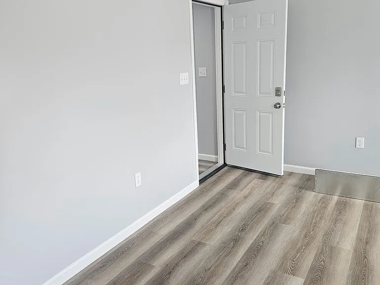 810 24th St #812 — Photo 2