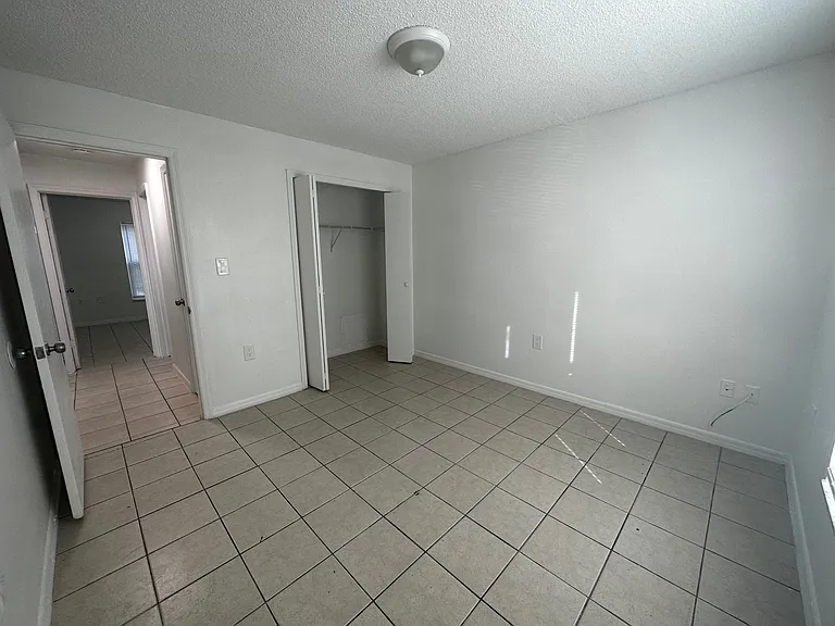 122 Caribbean St #4 — Photo 5
