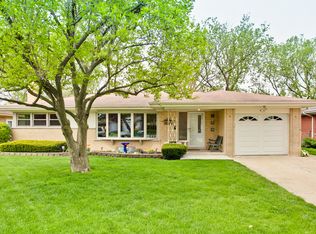 608 S Owen St, Mount Prospect, IL
