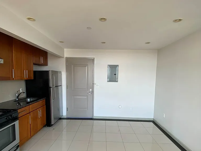 3120 Corlear Ave #1002 — Photo 9