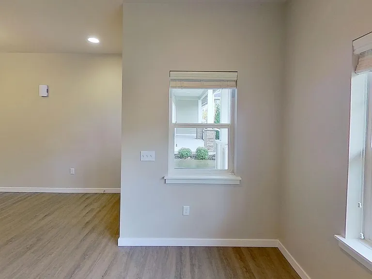 530 Greenwood Dr SW #102 — Photo 18