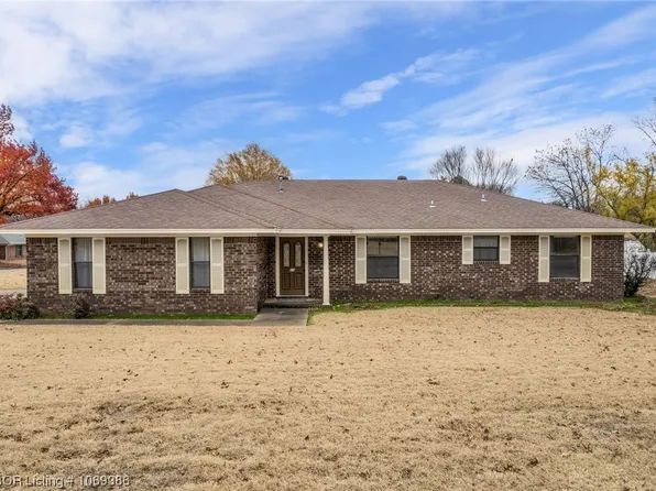 23 Royale Dr, Van Buren, AR 72956