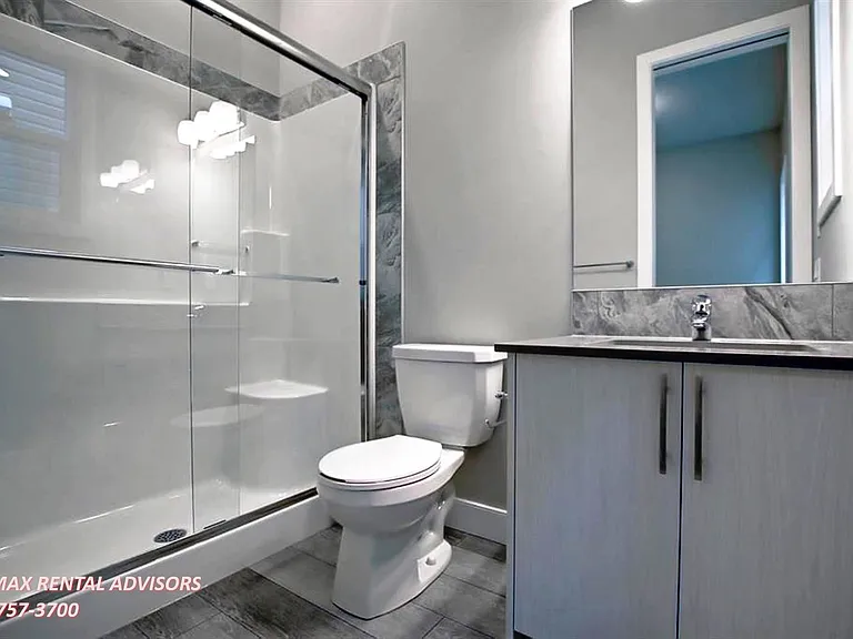 143 Lucas Ter NW #UPPER — Photo 22