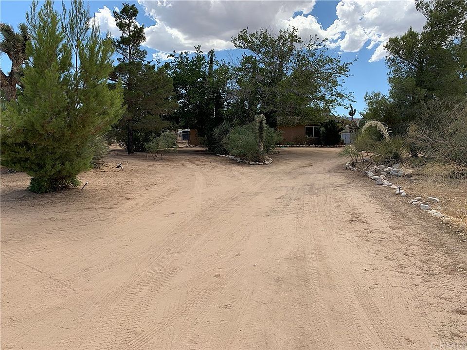 2nd image of 3130 Acacia Ave