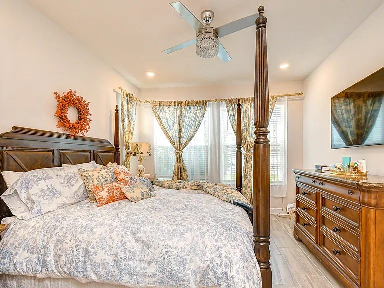 15371 Caravan Ave — Photo 19