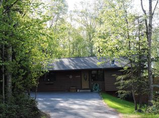 10049 Wren Ln, Eagle River, AK 99577
