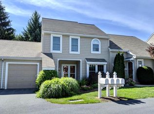 284 Crescent Dr, Hershey, PA 17033