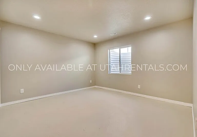 1419 W Stayner Dr — Photo 13