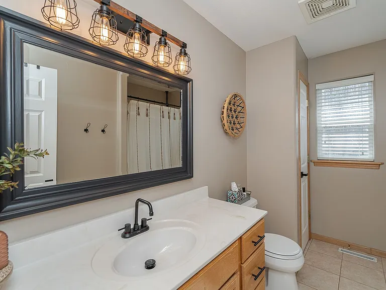 1008 Southern Woods Pl SW — Photo 8
