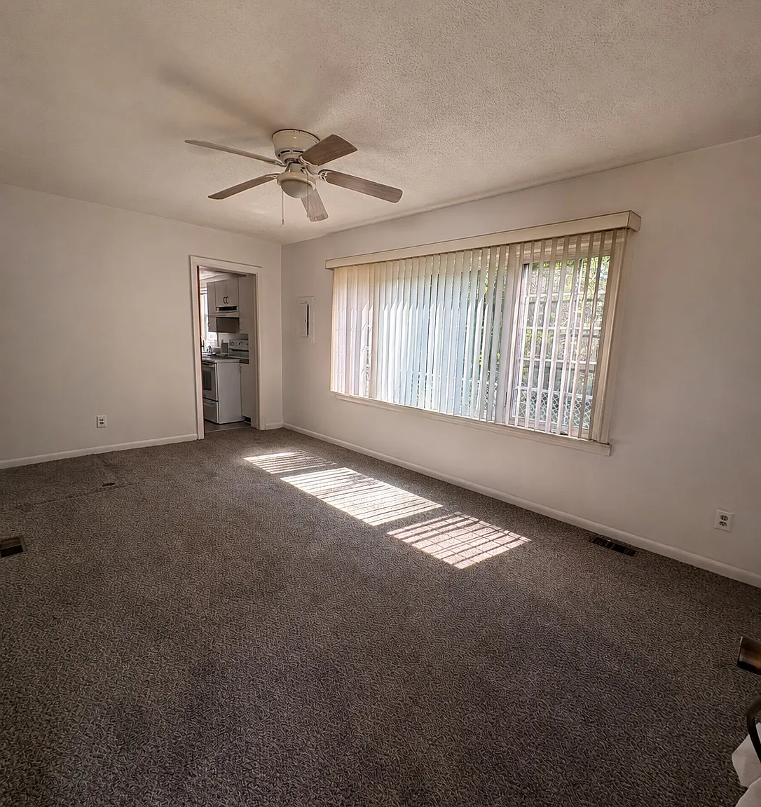 2 bed, 880 sqft, $1,500 — Photo 3